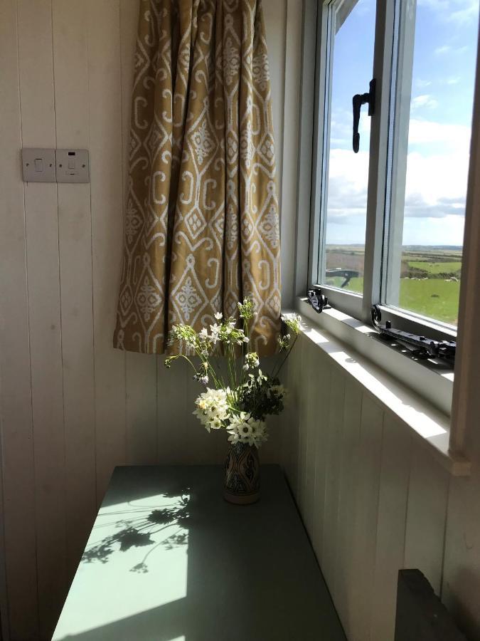 Ewe With A View Sea View Shepherds Huts Breage Exterior photo